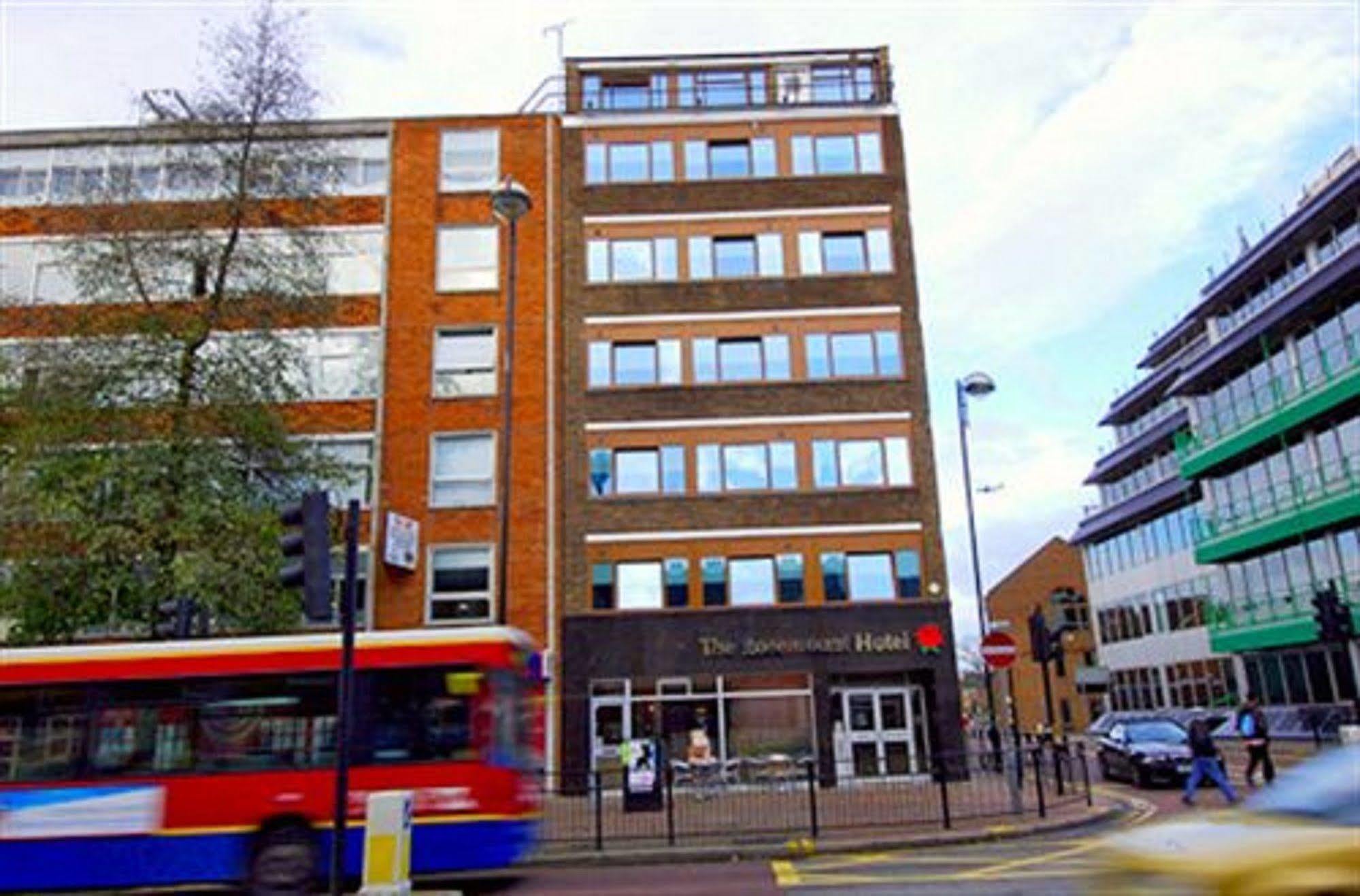 Rosemount Hotel Heathrow Hounslow Bagian luar foto