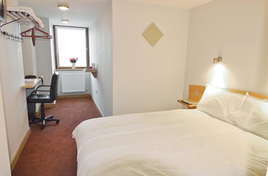 Rosemount Hotel Heathrow Hounslow Ruang foto